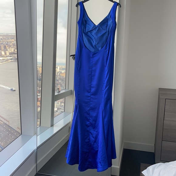 Custom made gown - Picture 4 of 4